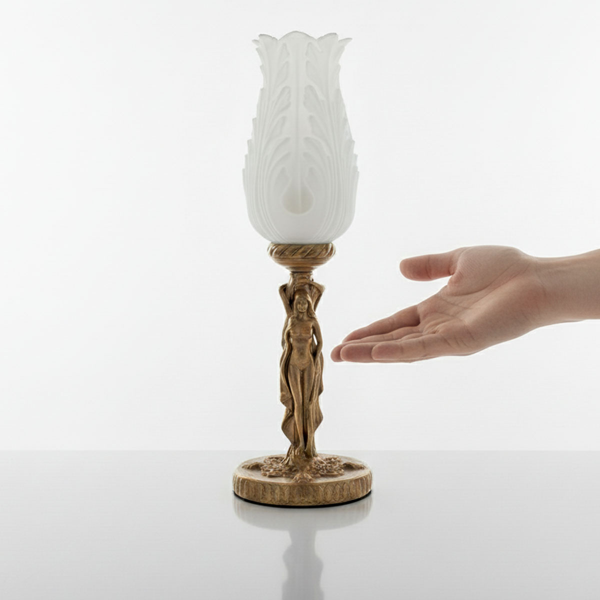 Combinación de madera y PLA en luminarias Lumo