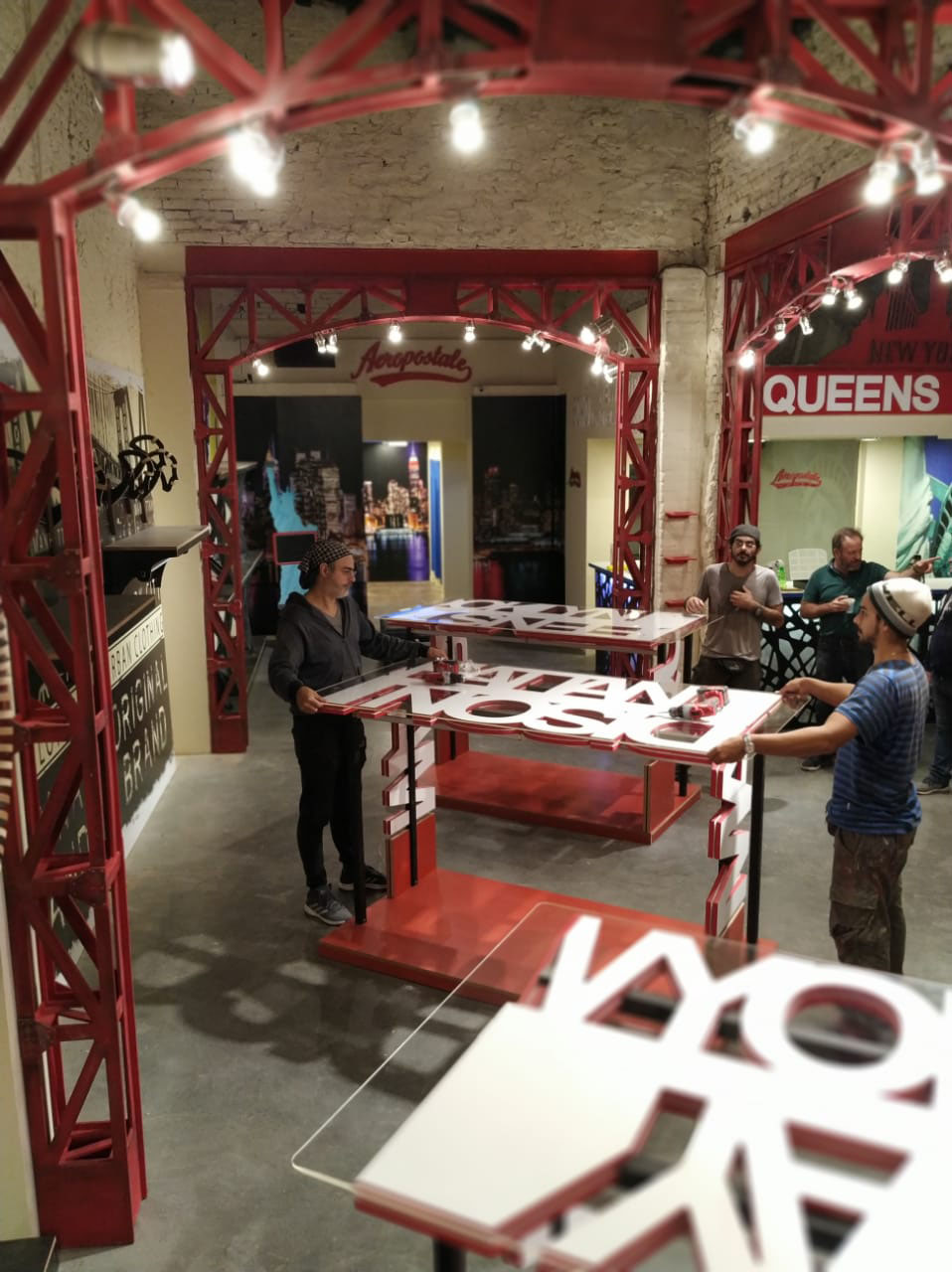 Aplicación de CNC en proyectos comerciales y locales